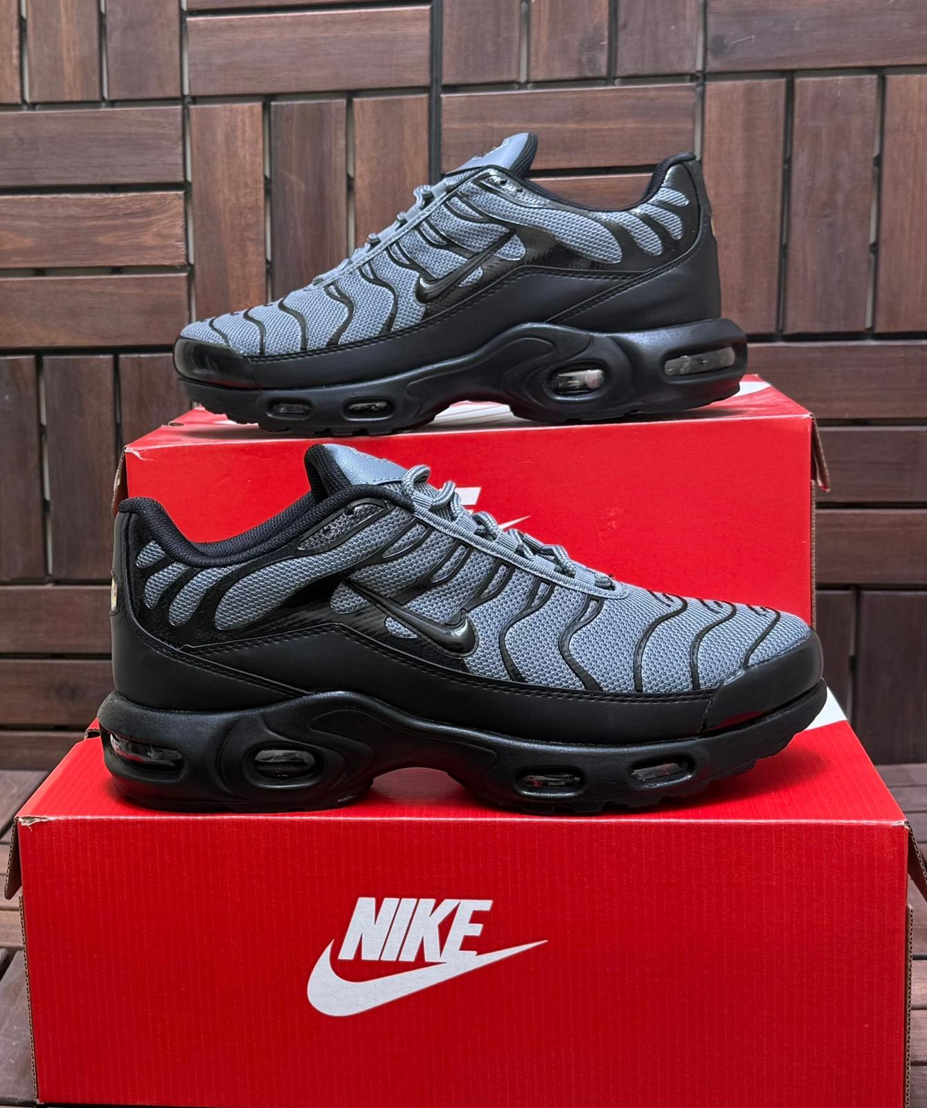 Nike Air Мъжки Маратонки - черно със синьо