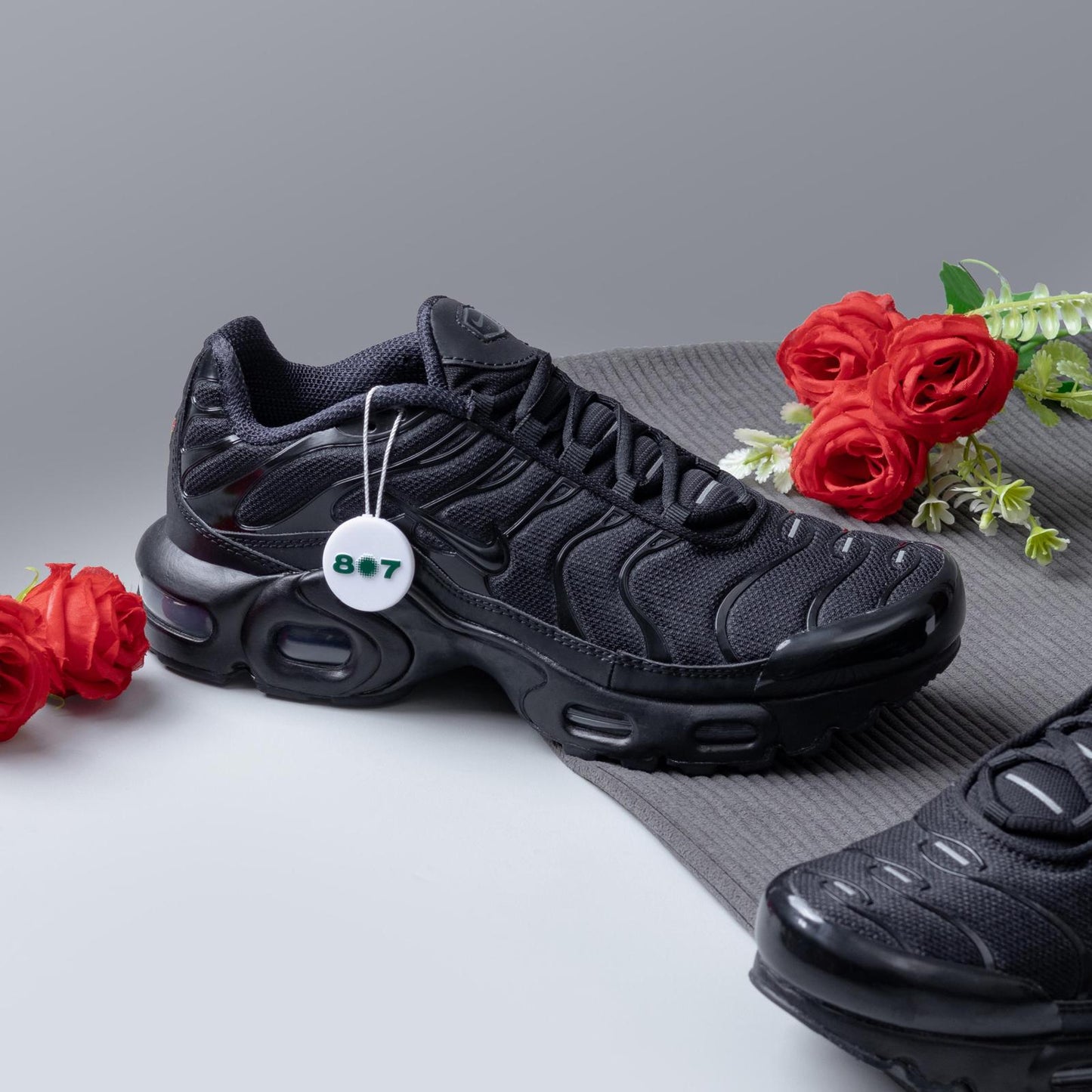 NIKE Air Max Plus TN BLACK Женски Обувки