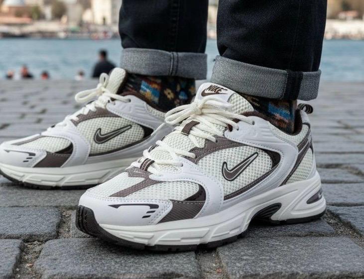 Nike  White & Gray Женски Маратонки
